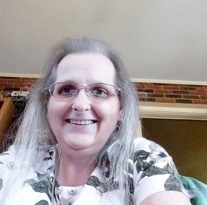 Meet your Posher, Adeana